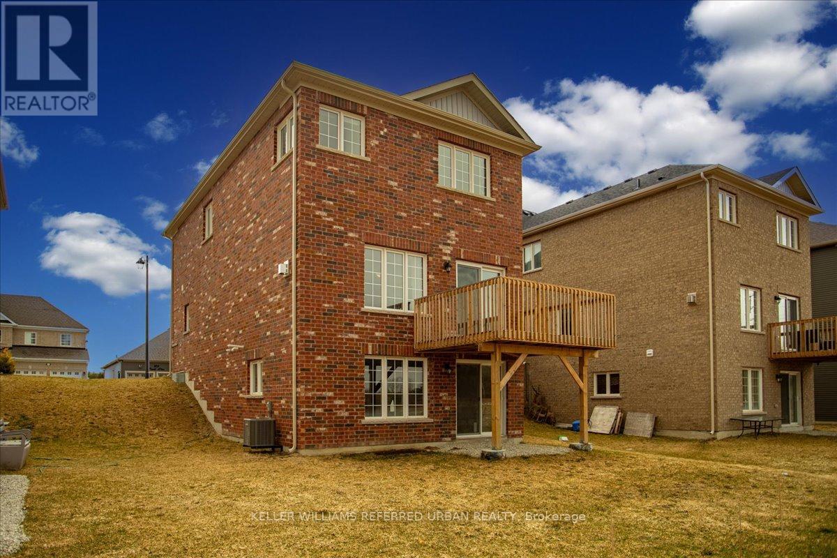 210 Prescott Drive, Clearview (Stayner), Ontario  L0M 1S0 - Photo 4 - S12212941
