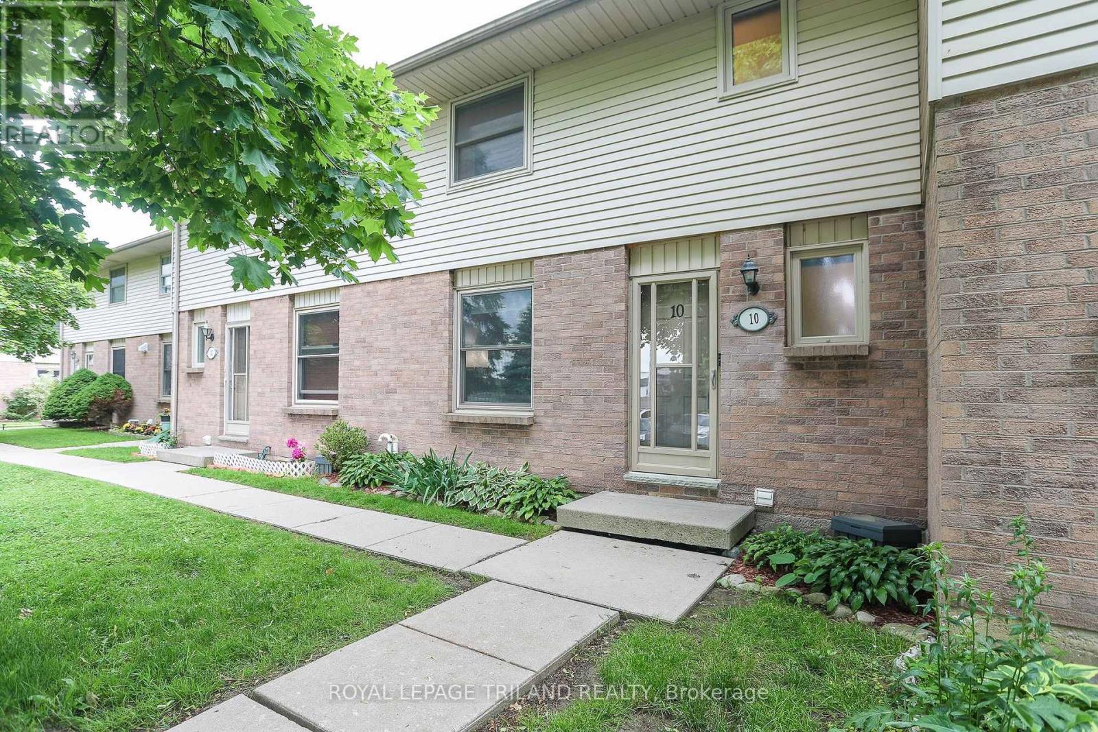 Photo 2 of 40 for 10 - 1855 Aldersbrook Road