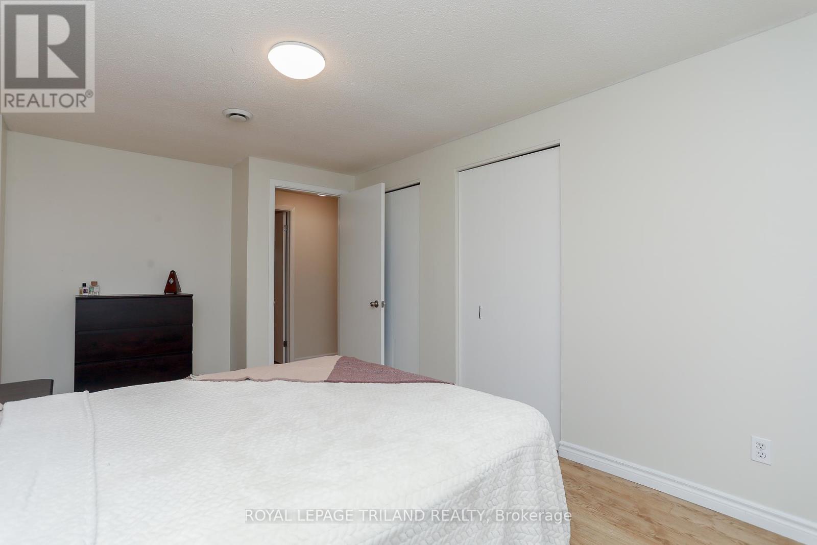 Photo 22 of 40 for 10 - 1855 Aldersbrook Road