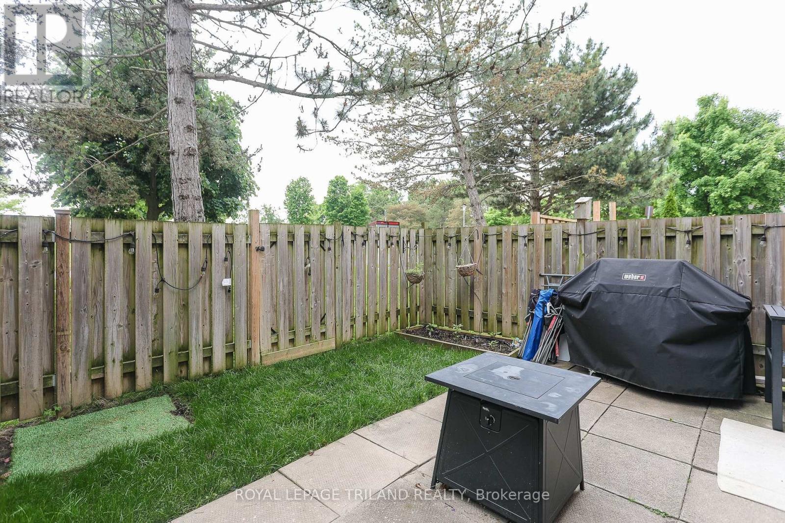 Photo 37 of 40 for 10 - 1855 Aldersbrook Road