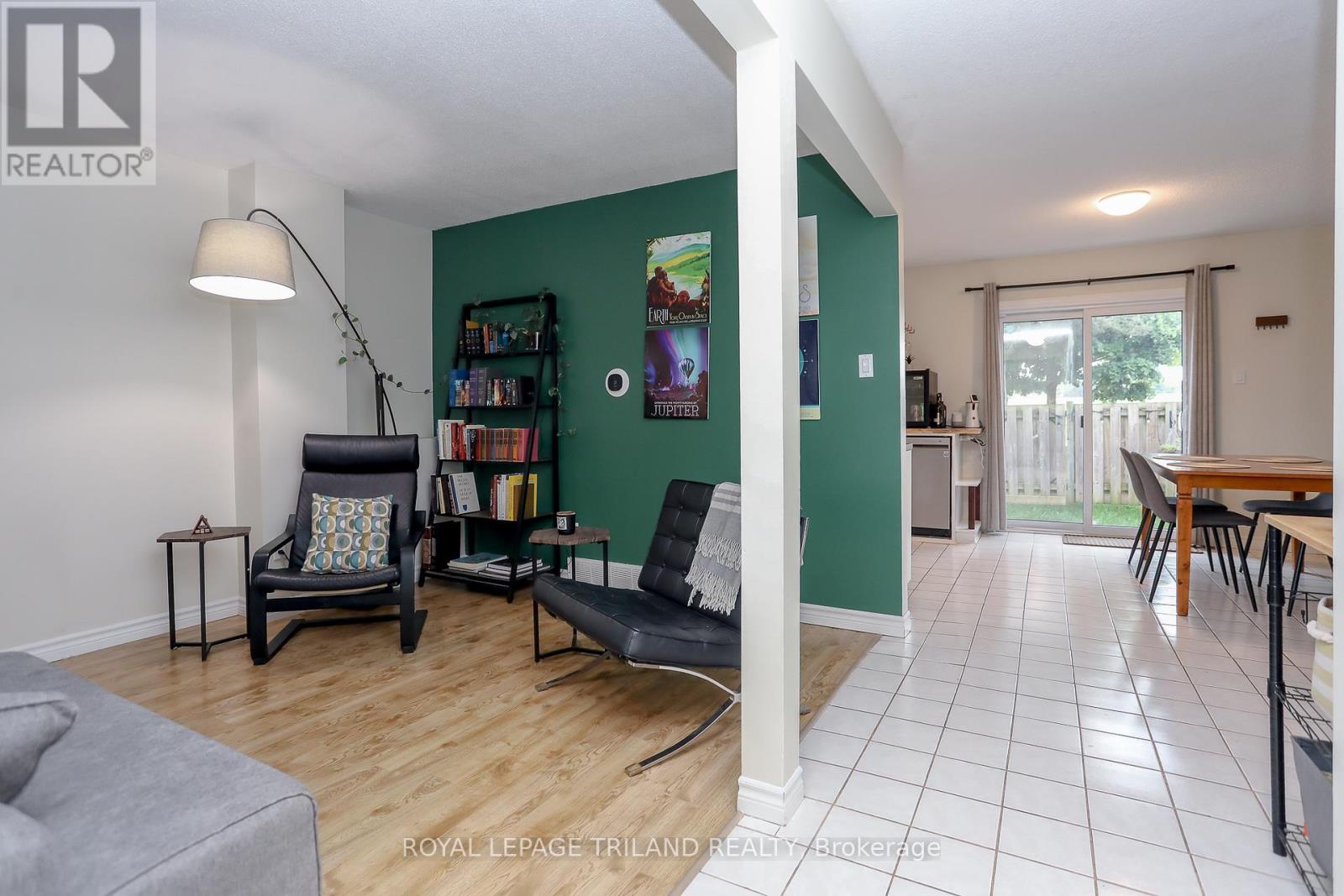 Photo 6 of 40 for 10 - 1855 Aldersbrook Road