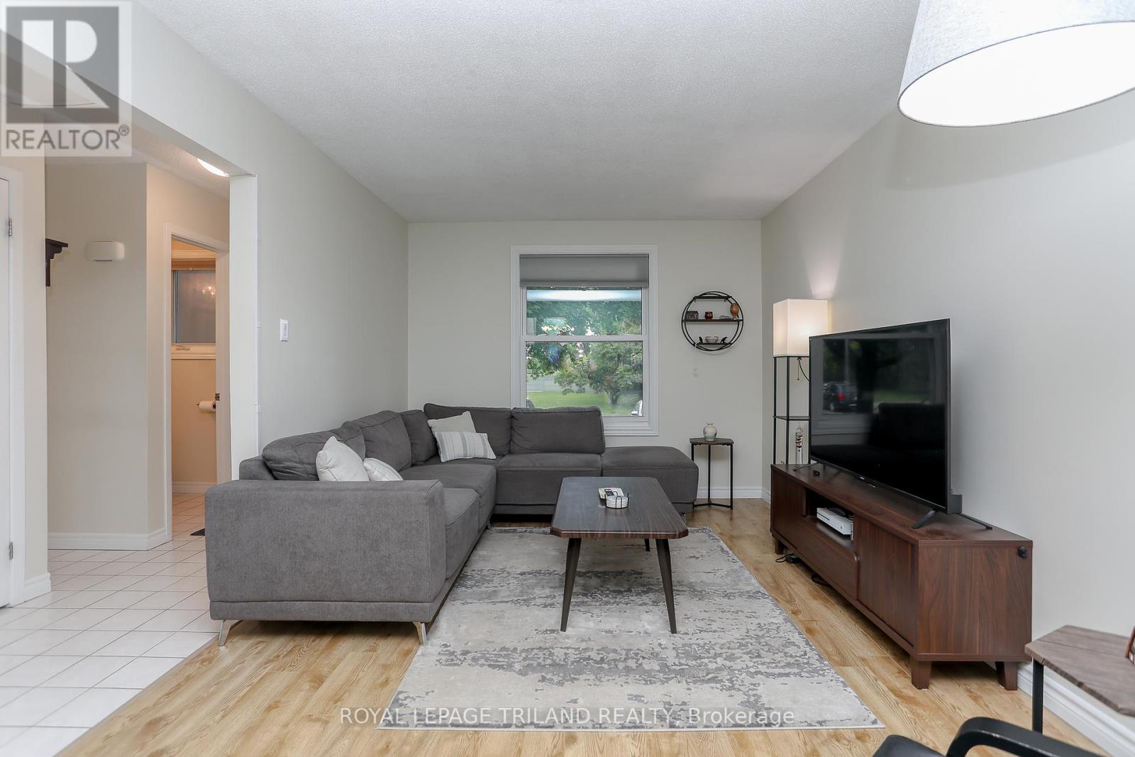 Photo 8 of 40 for 10 - 1855 Aldersbrook Road