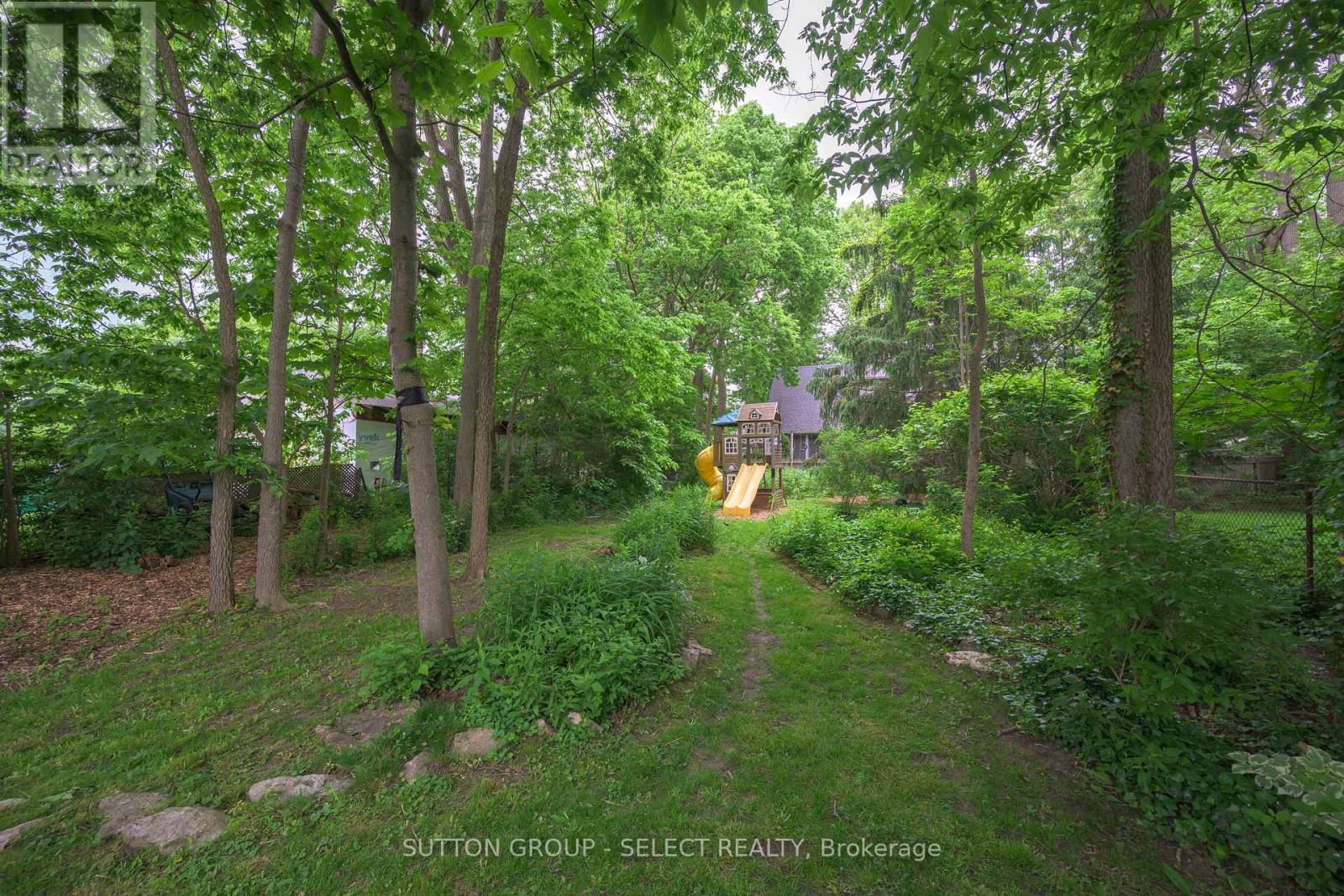 Photo 34 of 43 for 36 Duchess Avenue