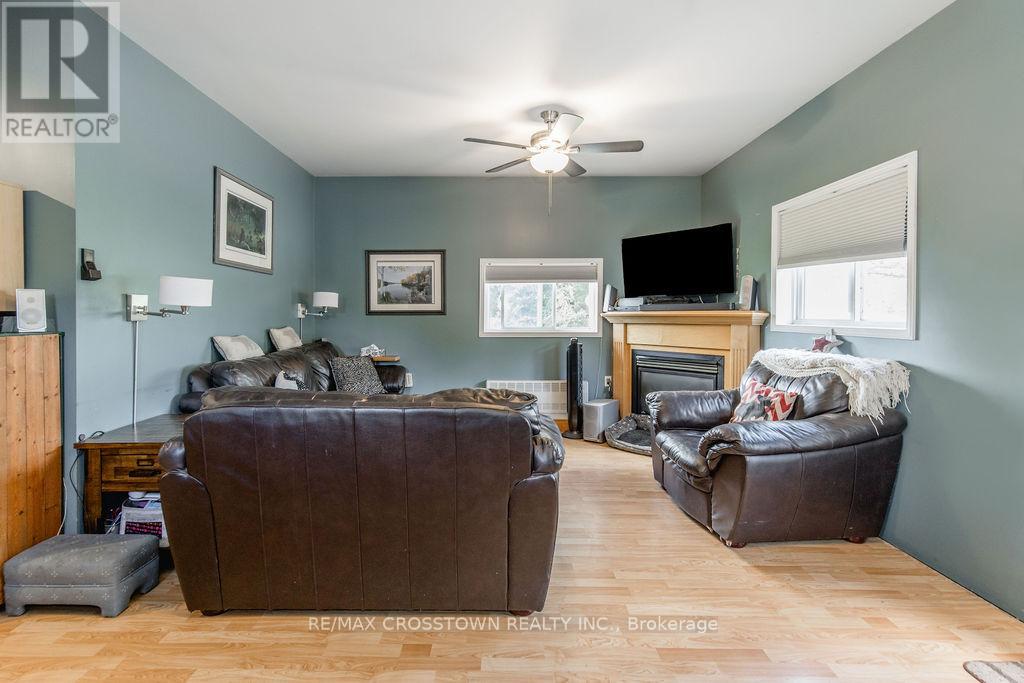 776 Monck Road, Kawartha Lakes, Ontario  L0K 1W0 - Photo 36 - X12032442