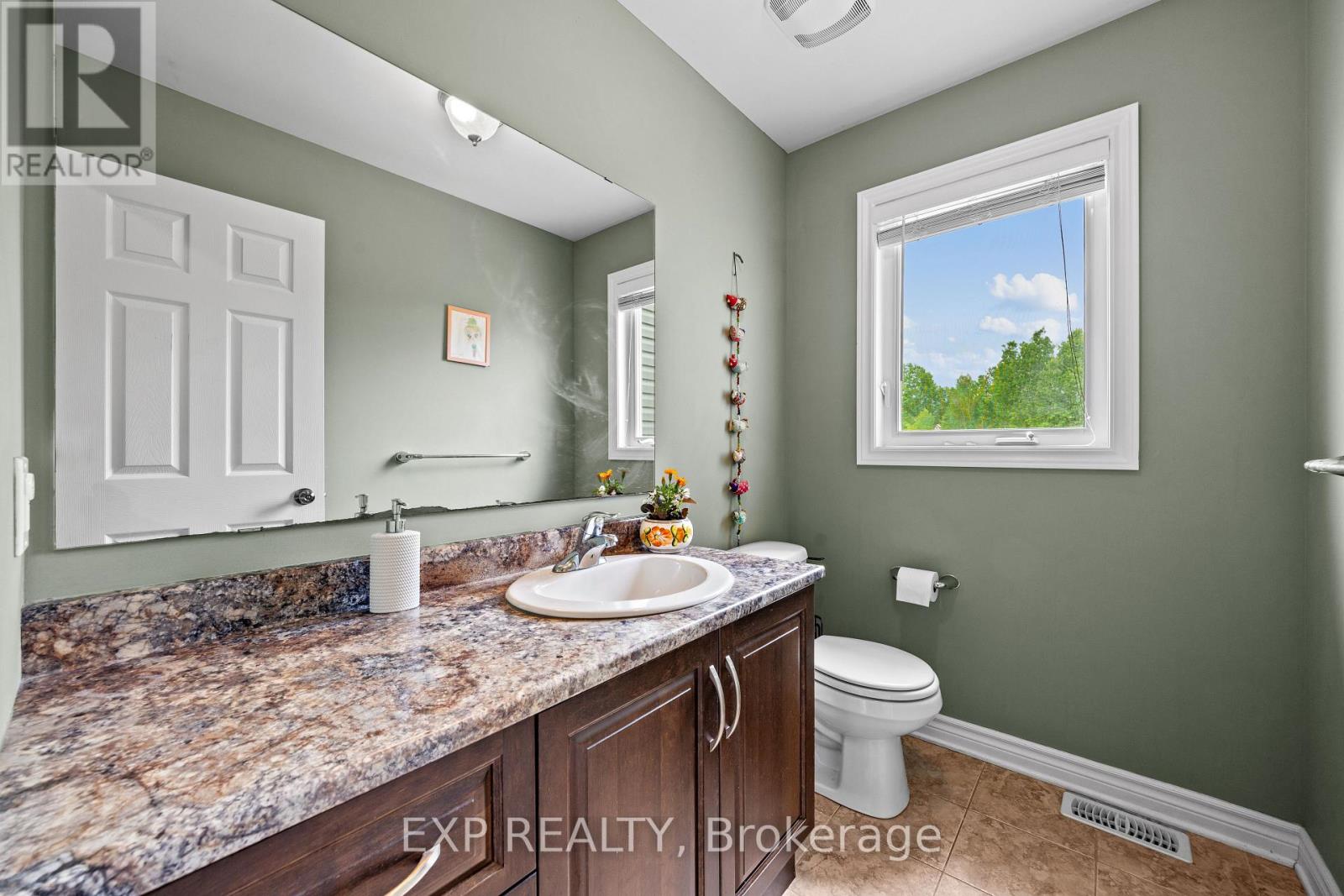 53 Beaver Lane, The Nation, Ontario  K0A 2M0 - Photo 9 - X12213082