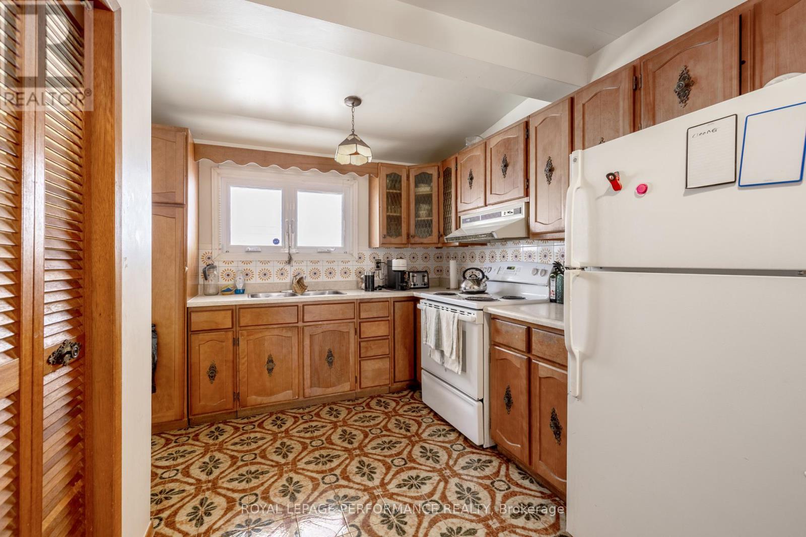 45 Mcnaughton Avenue, Ottawa, Ontario  K1S 0J1 - Photo 10 - X12213120