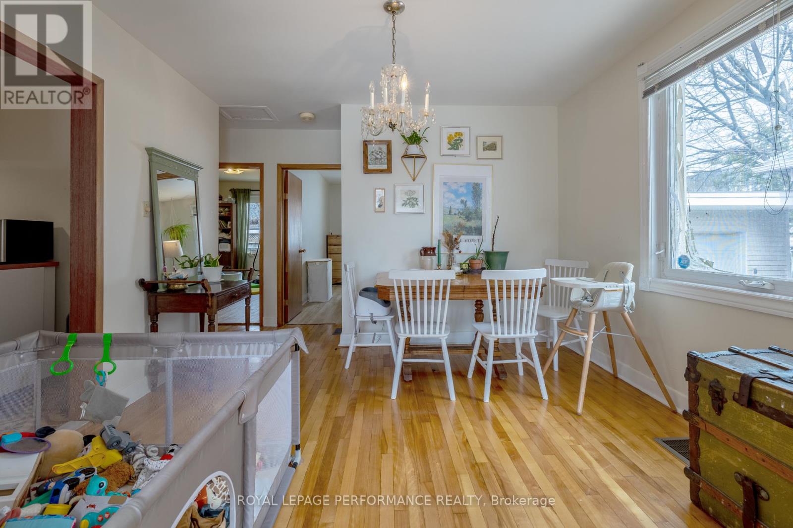 45 Mcnaughton Avenue, Ottawa, Ontario  K1S 0J1 - Photo 6 - X12213120
