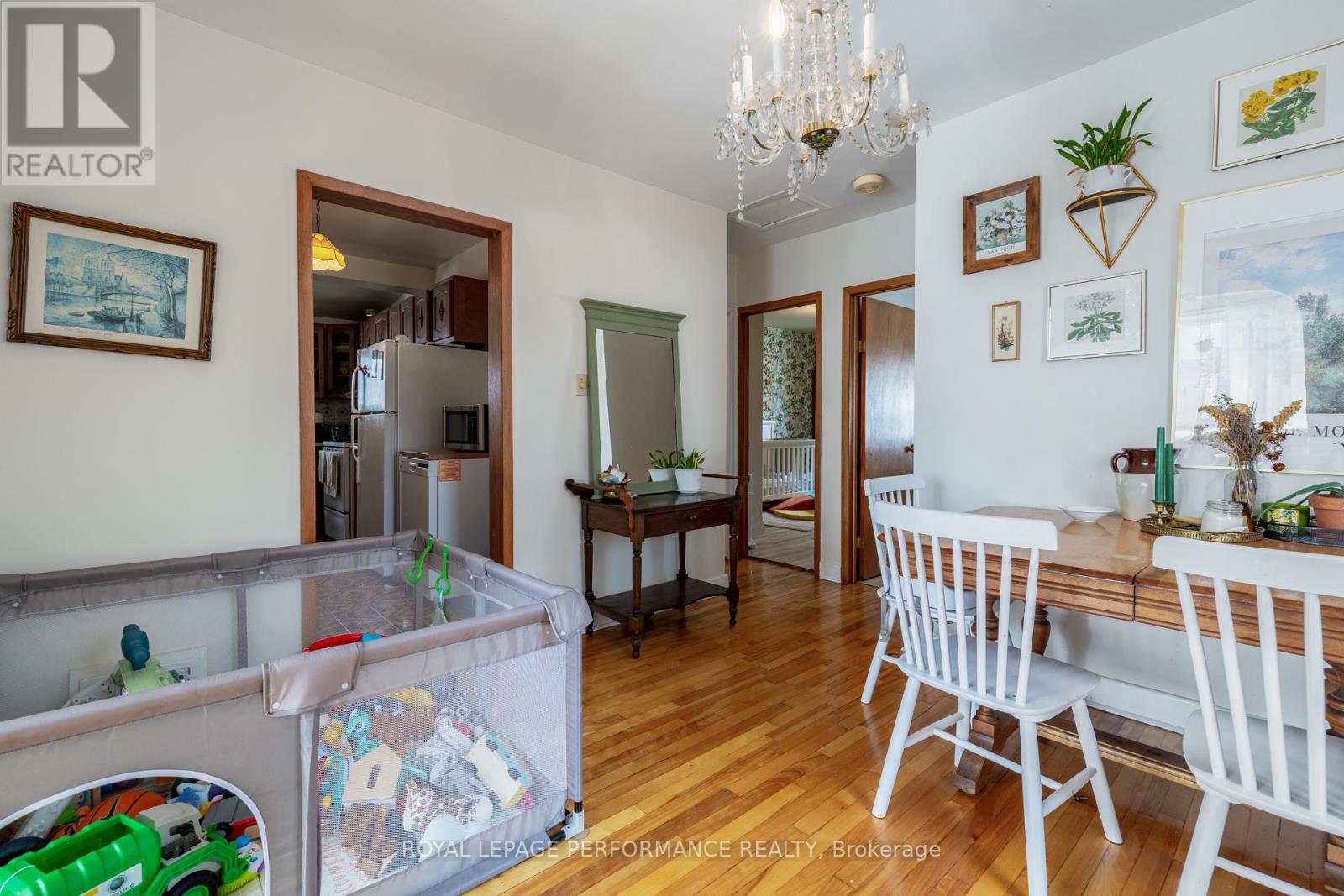 45 Mcnaughton Avenue, Ottawa, Ontario  K1S 0J1 - Photo 7 - X12213120