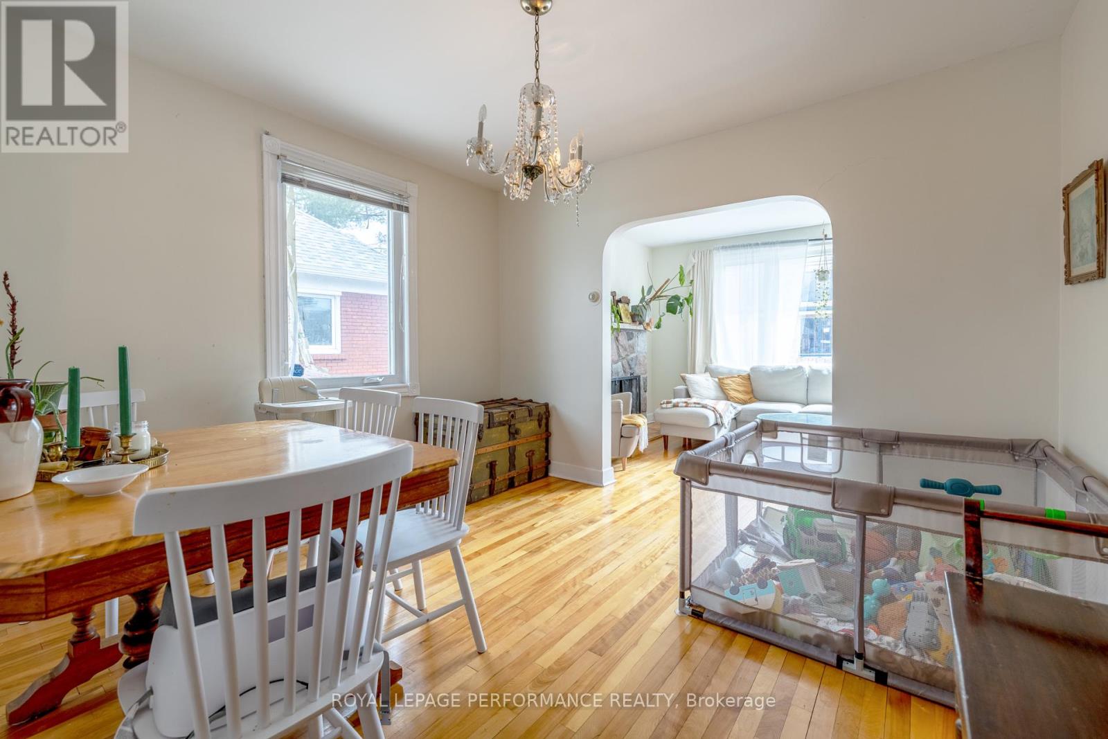 45 Mcnaughton Avenue, Ottawa, Ontario  K1S 0J1 - Photo 8 - X12213120