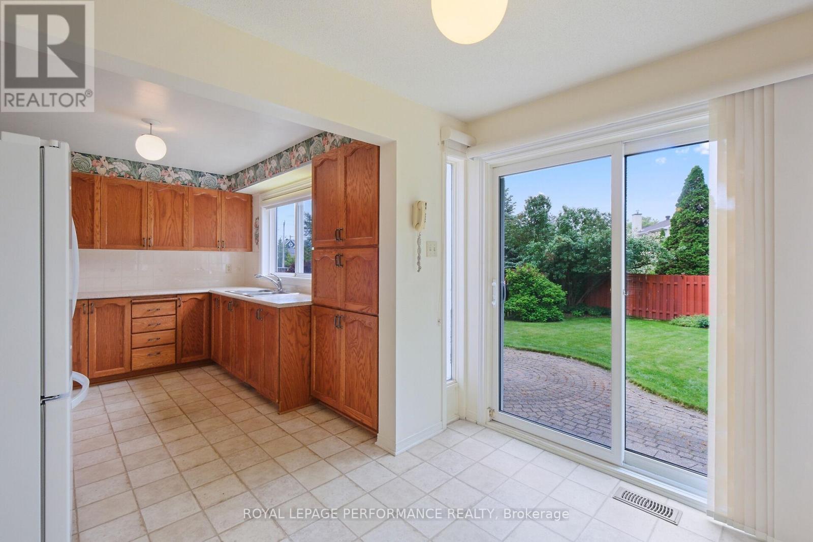 6130 Buttonfield Place, Ottawa, Ontario  K1W 1B9 - Photo 18 - X12213134
