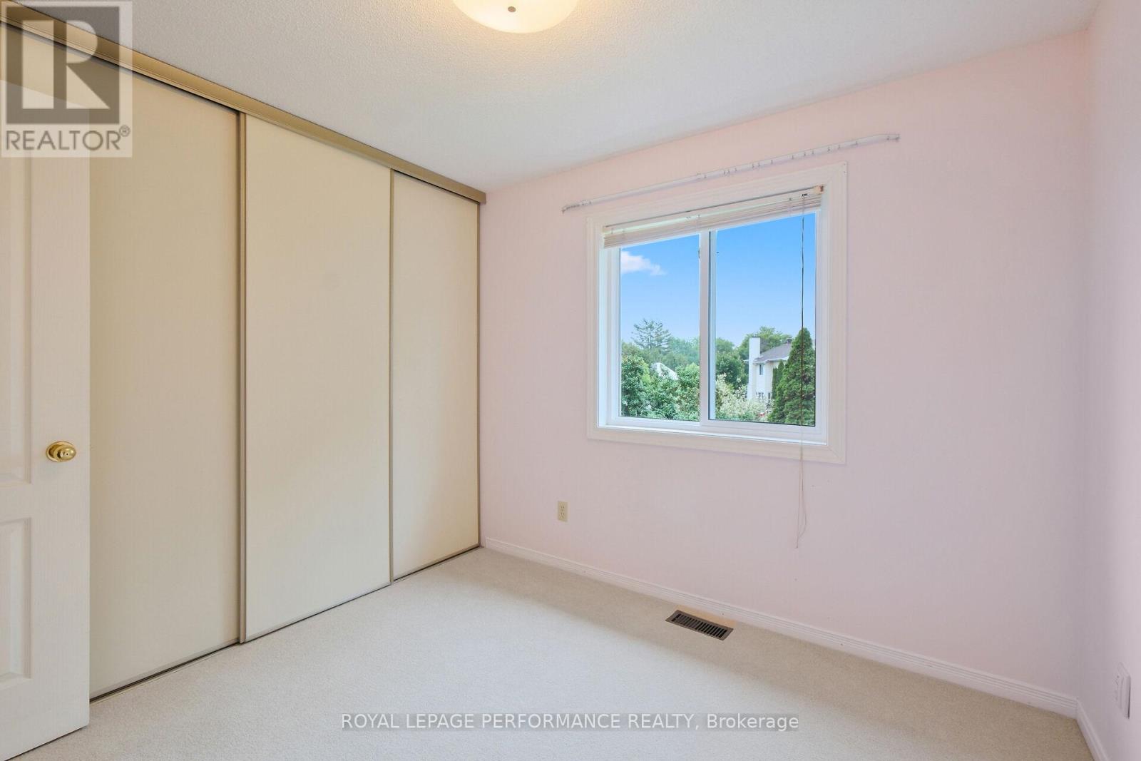 6130 Buttonfield Place, Ottawa, Ontario  K1W 1B9 - Photo 36 - X12213134