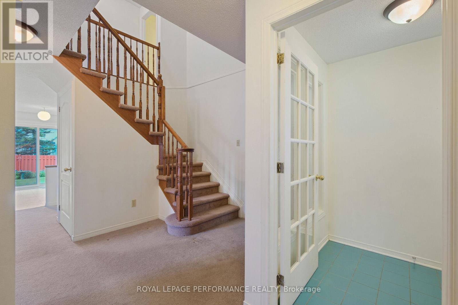 6130 Buttonfield Place, Ottawa, Ontario  K1W 1B9 - Photo 8 - X12213134