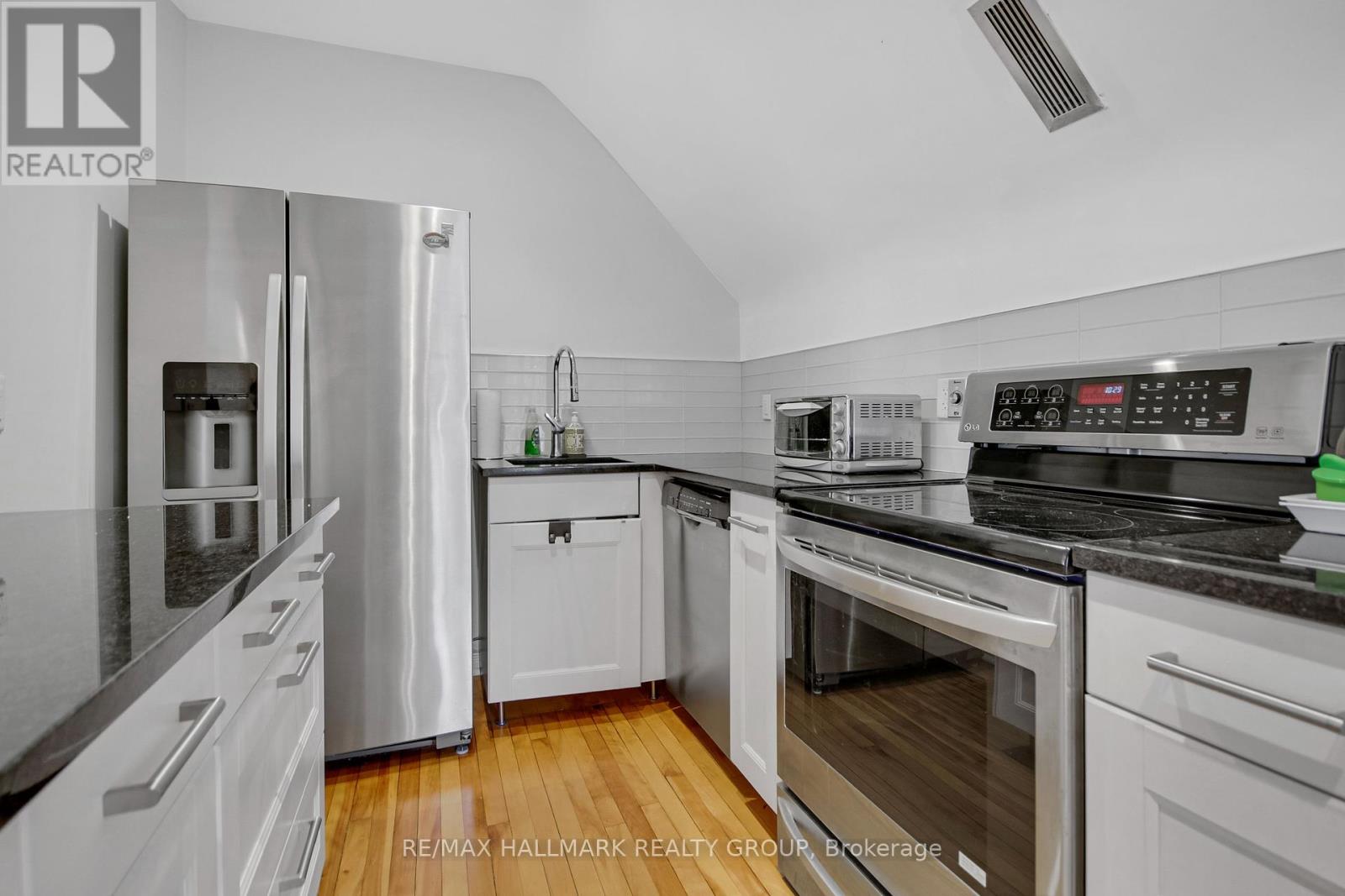 C - 50 Sweetland Avenue, Ottawa, Ontario  K1N 7T6 - Photo 17 - X12213139