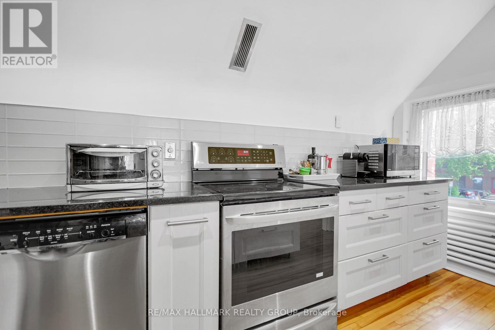 C - 50 Sweetland Avenue, Ottawa, Ontario  K1N 7T6 - Photo 18 - X12213139