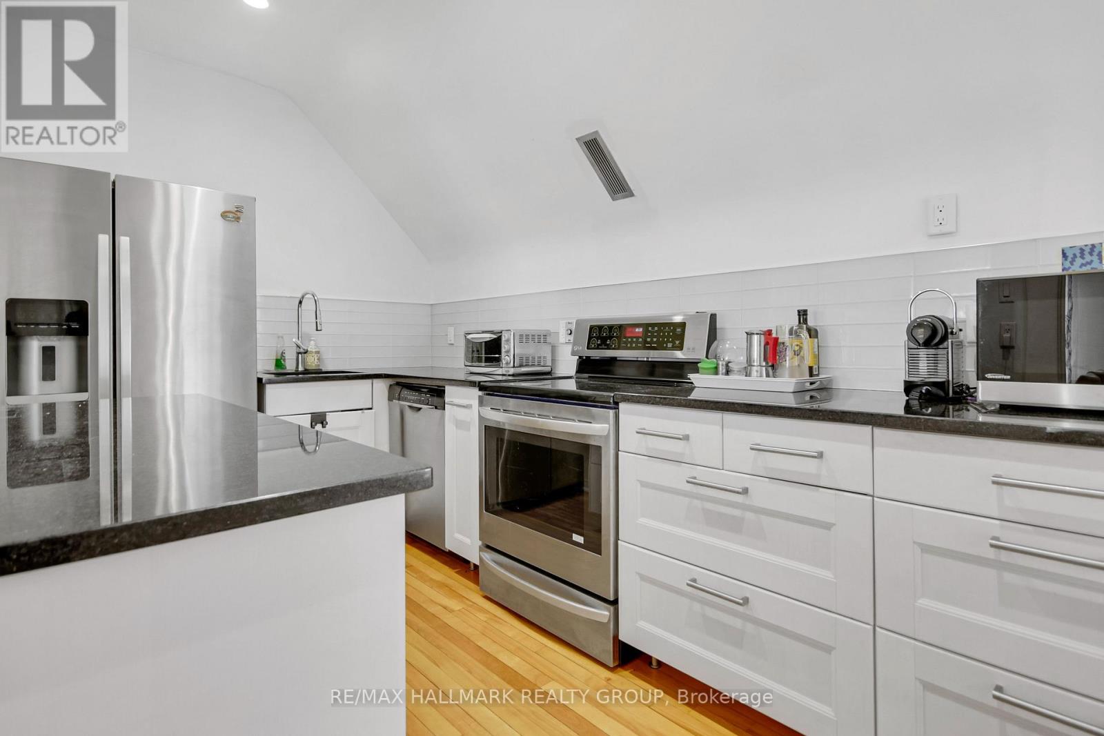 C - 50 Sweetland Avenue, Ottawa, Ontario  K1N 7T6 - Photo 19 - X12213139