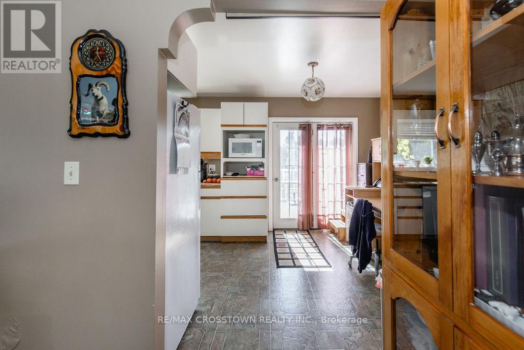 776 Monck Road, Kawartha Lakes, Ontario  L0K 1W0 - Photo 14 - X12032442