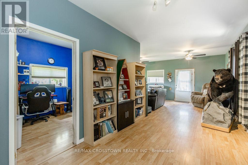 776 Monck Road, Kawartha Lakes, Ontario  L0K 1W0 - Photo 34 - X12032442