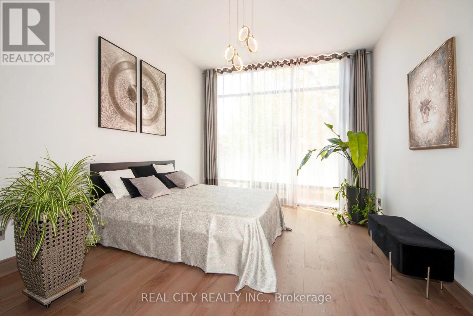 662 Byngmount Avenue, Mississauga, Ontario  L5G 1R4 - Photo 16 - W12186242