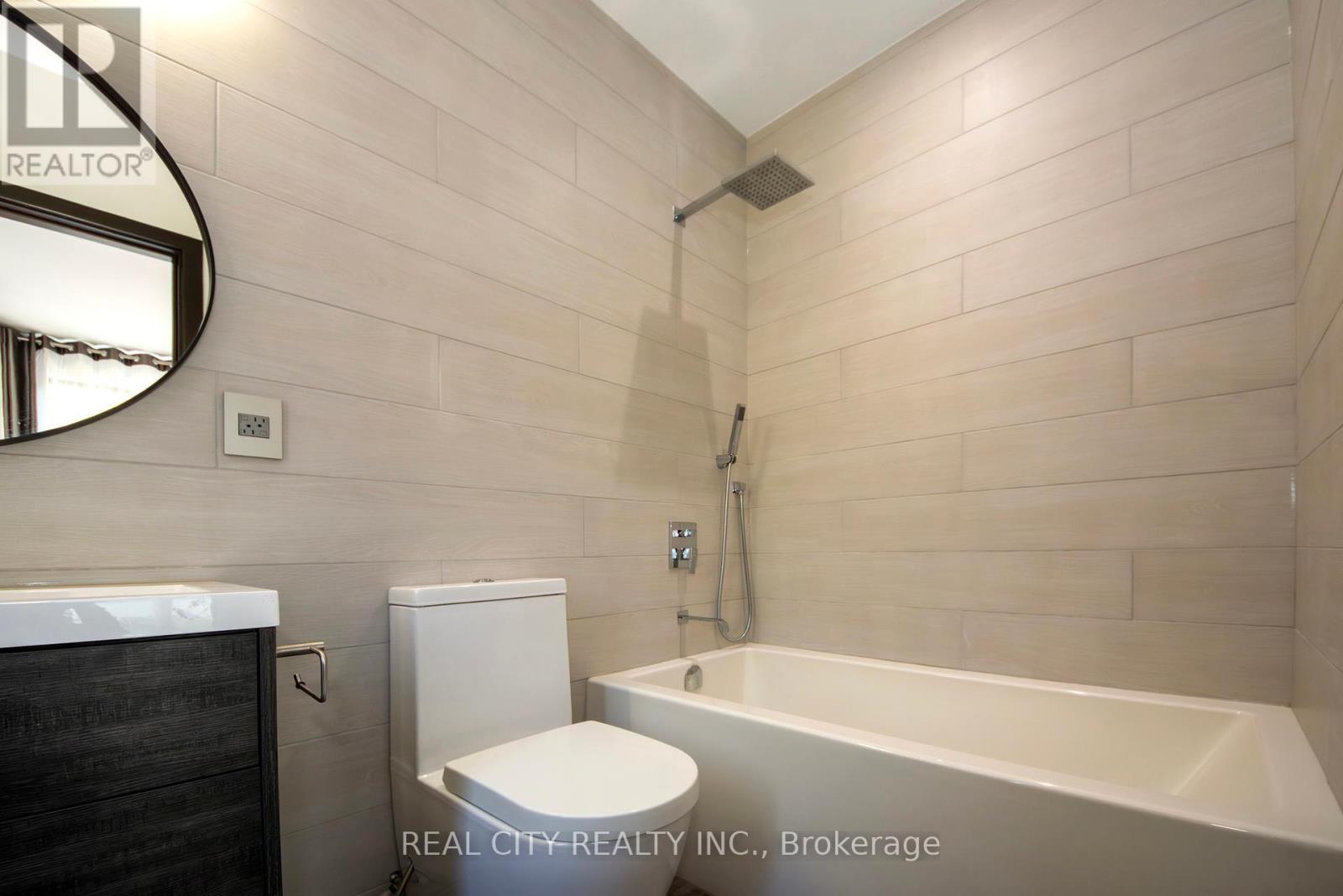 662 Byngmount Avenue, Mississauga, Ontario  L5G 1R4 - Photo 19 - W12186242