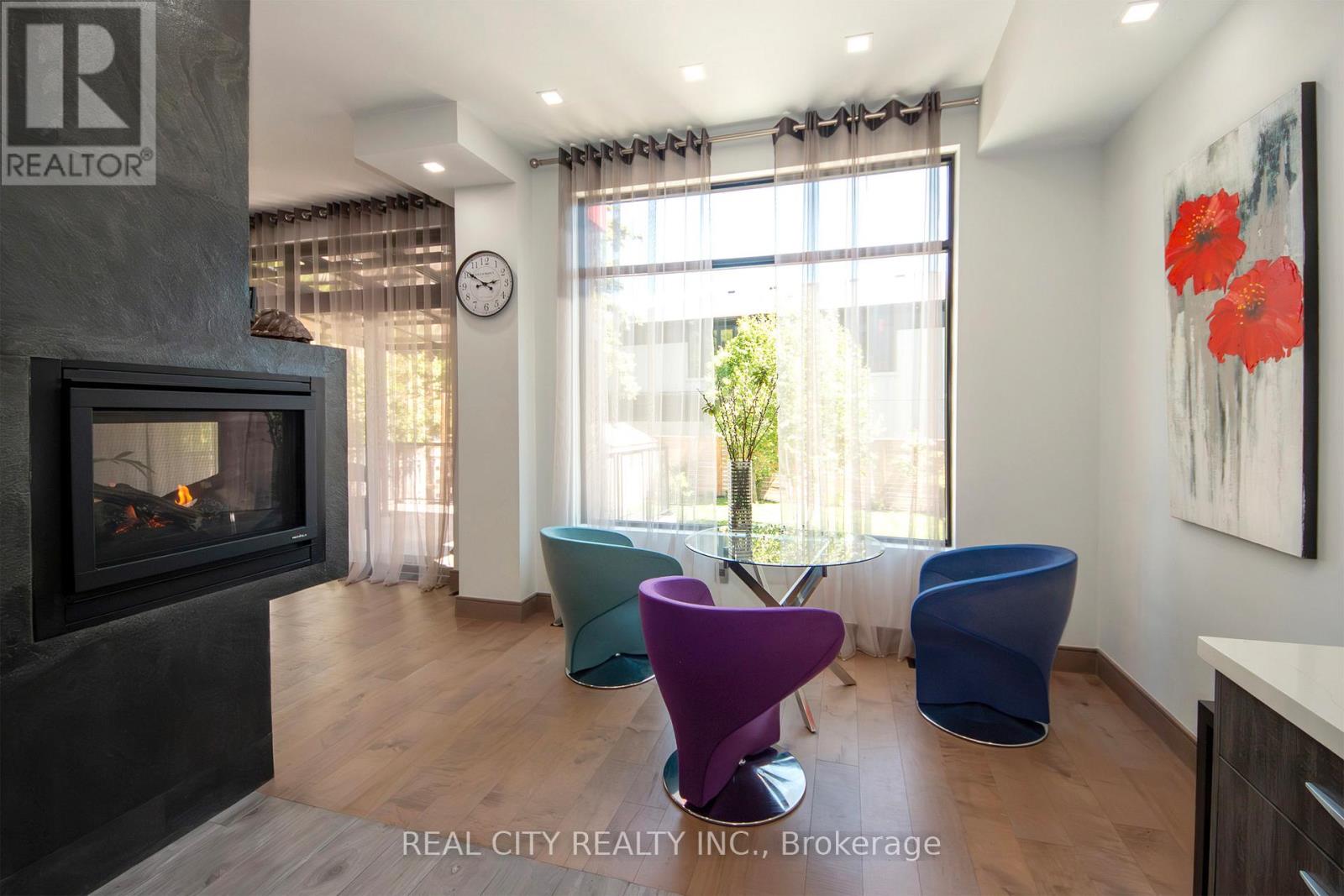 662 Byngmount Avenue, Mississauga, Ontario  L5G 1R4 - Photo 12 - W12186242
