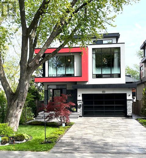 662 Byngmount Avenue, Mississauga, Ontario  L5G 1R4 - Photo 3 - W12186242