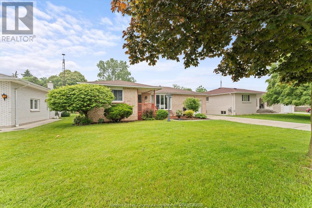 22 Bennie Avenue, Leamington, Ontario  N8H 4L5 - Photo 4 - 25014791