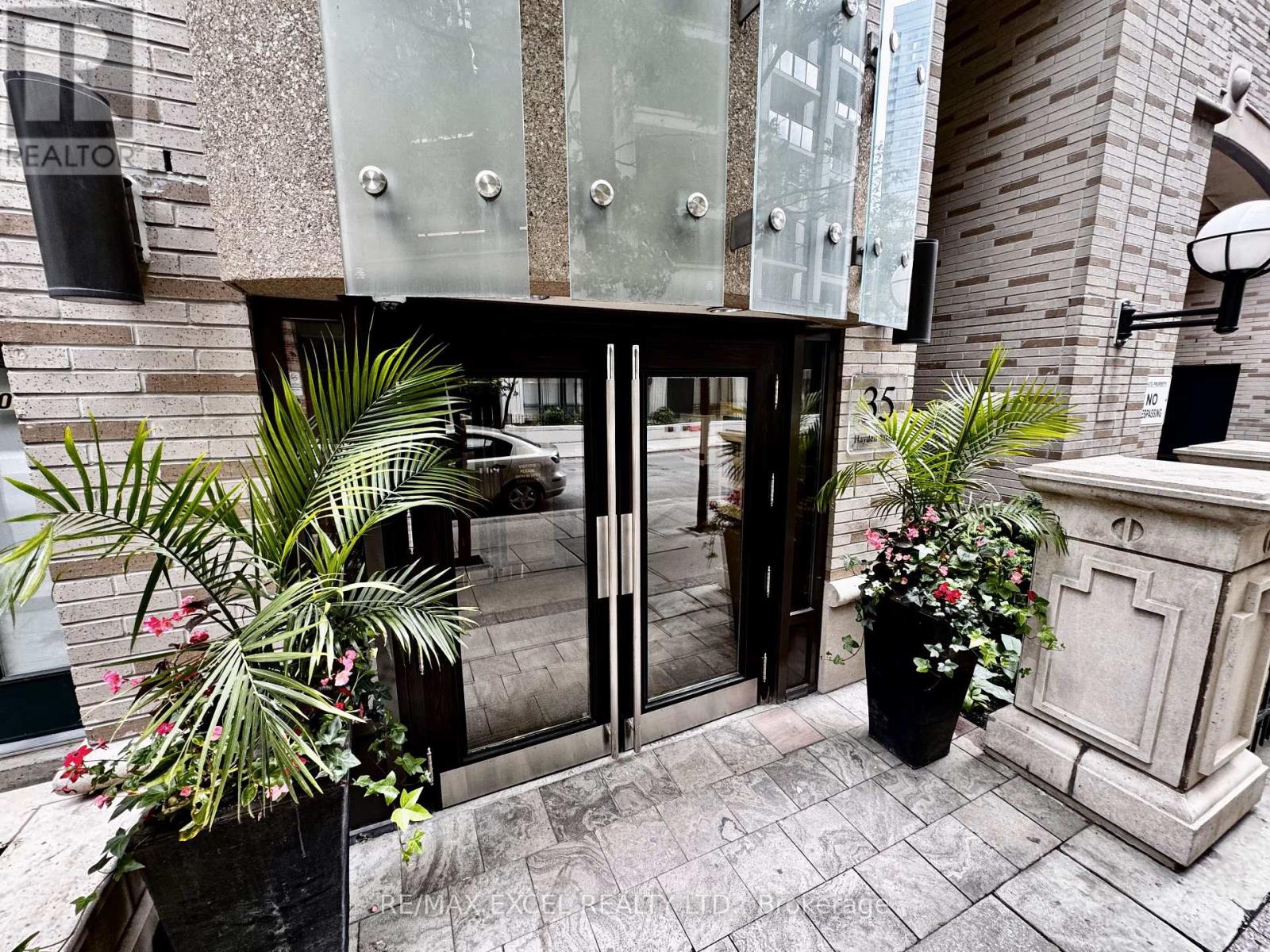 1313 - 35 Hayden Street, Toronto, Ontario  M4Y 3C3 - Photo 1 - C12028191