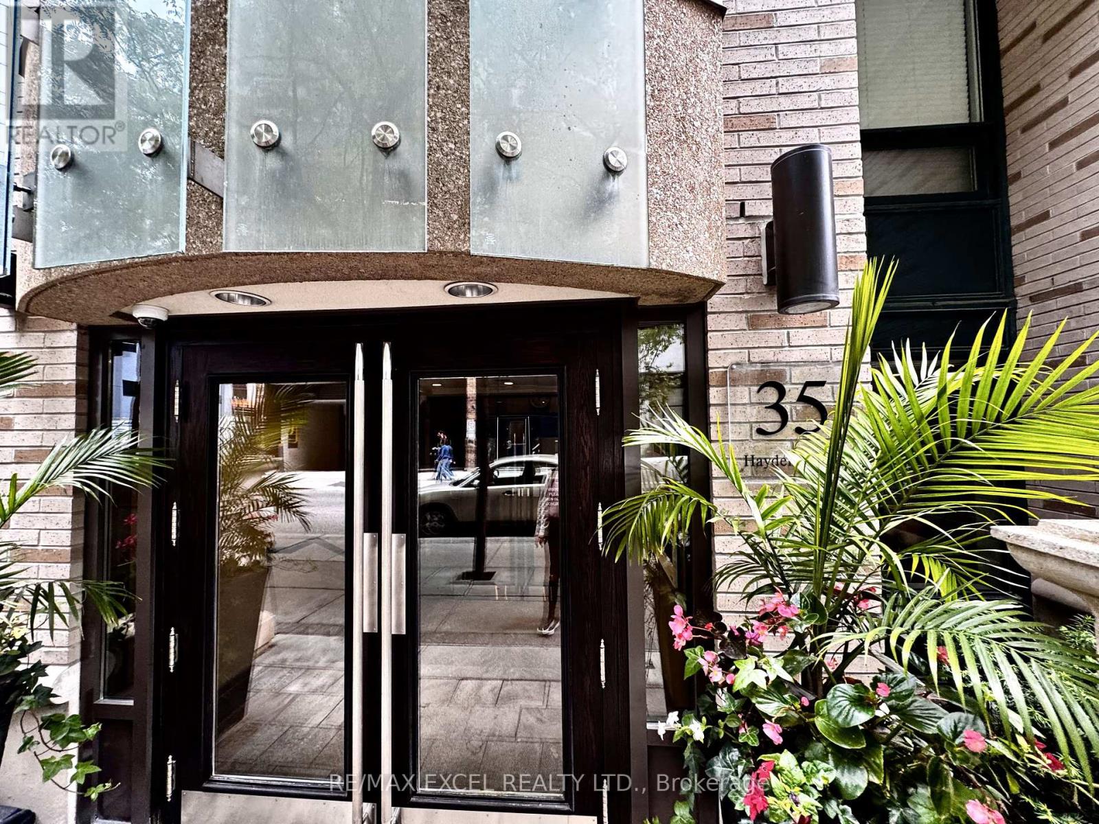 1313 - 35 Hayden Street, Toronto, Ontario  M4Y 3C3 - Photo 2 - C12028191