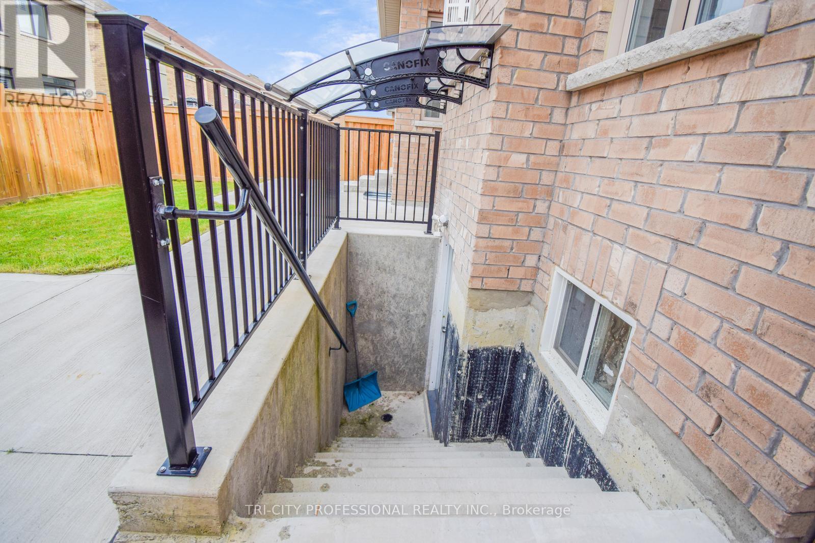 40 Wheatberry Crescent, Brampton, Ontario  L6R 4A1 - Photo 35 - W12207589