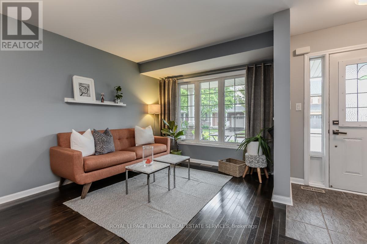 3252 Mccurdy Court, Burlington (Alton), Ontario  L7M 0C1 - Photo 10 - W12212942