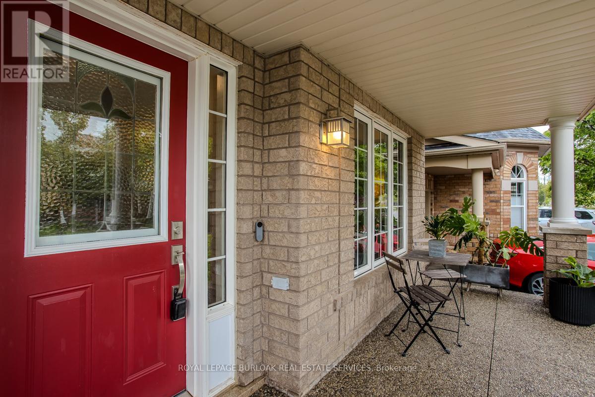 3252 Mccurdy Court, Burlington (Alton), Ontario  L7M 0C1 - Photo 2 - W12212942