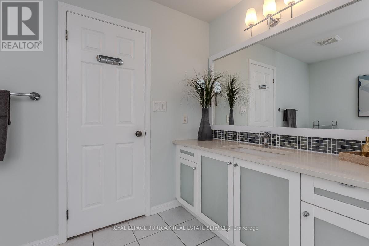 3252 Mccurdy Court, Burlington (Alton), Ontario  L7M 0C1 - Photo 26 - W12212942