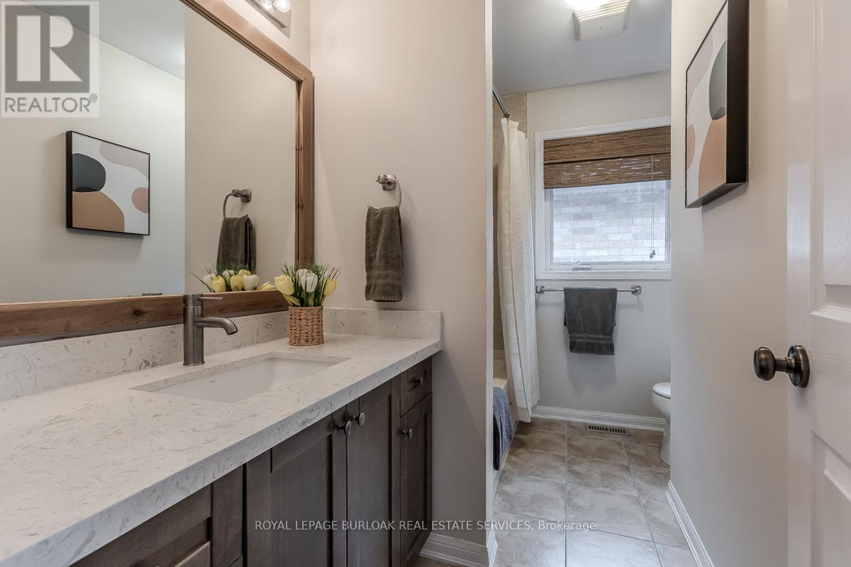 3252 Mccurdy Court, Burlington (Alton), Ontario  L7M 0C1 - Photo 35 - W12212942