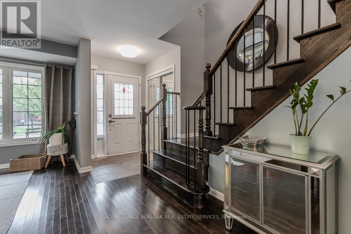 3252 Mccurdy Court, Burlington (Alton), Ontario  L7M 0C1 - Photo 9 - W12212942