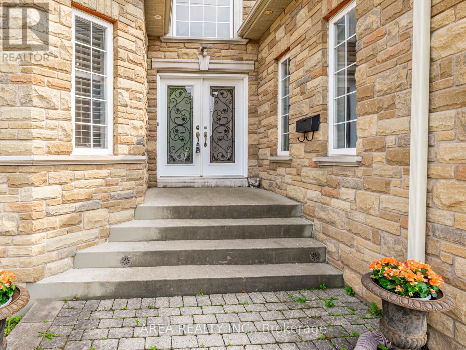 81 Anthony Road, Toronto (Downsview-Roding-Cfb), Ontario  M3K 1B5 - Photo 2 - W12212960