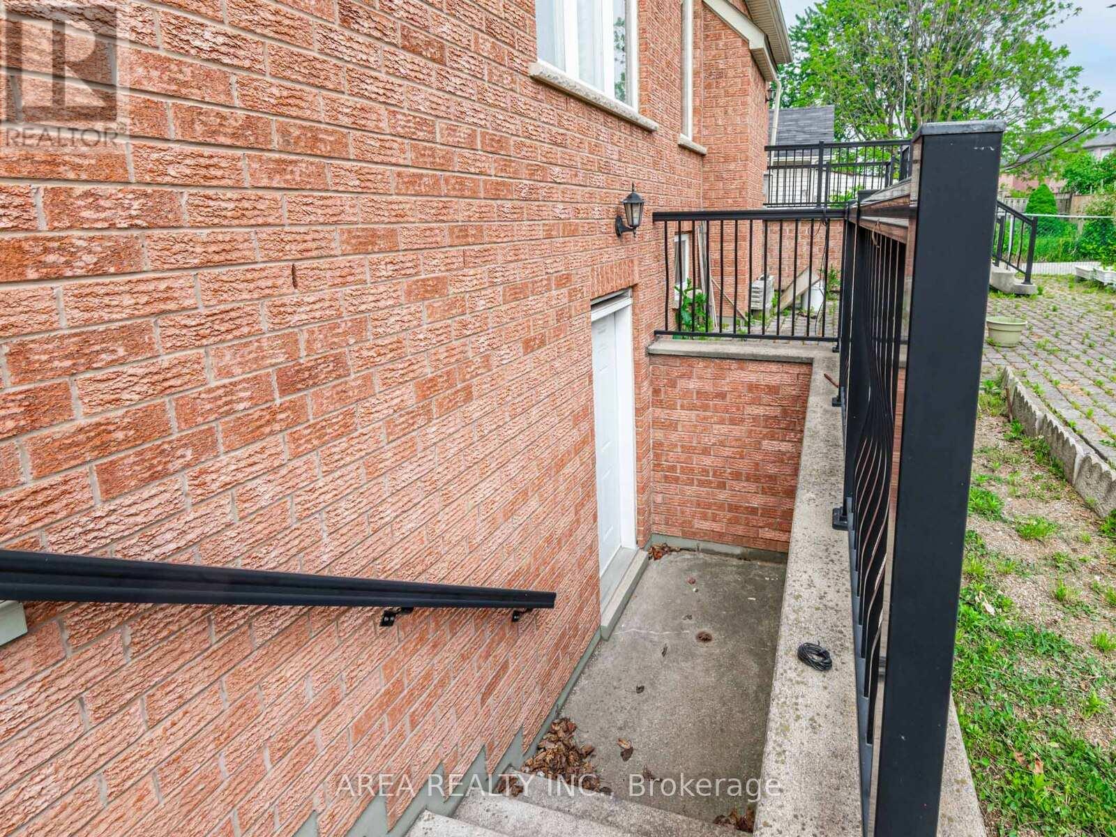 81 Anthony Road, Toronto (Downsview-Roding-Cfb), Ontario  M3K 1B5 - Photo 39 - W12212960