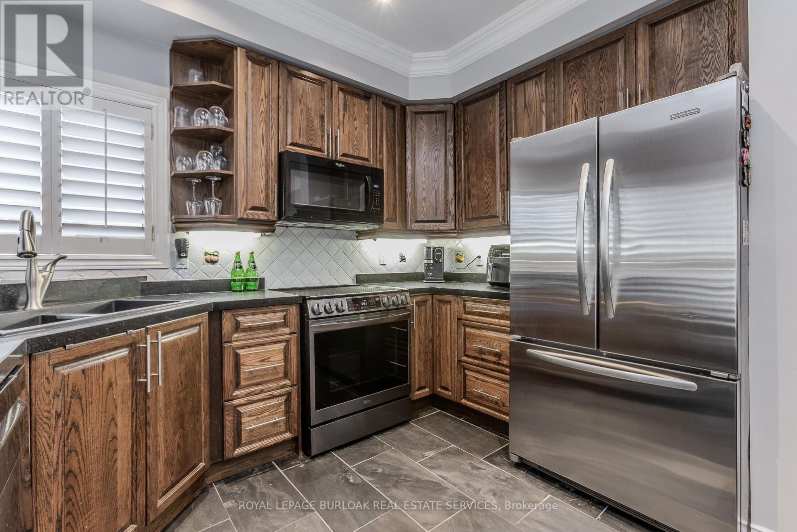 2116 Woodsmere Court, Burlington (Orchard), Ontario  L7L 6J5 - Photo 24 - W12212964