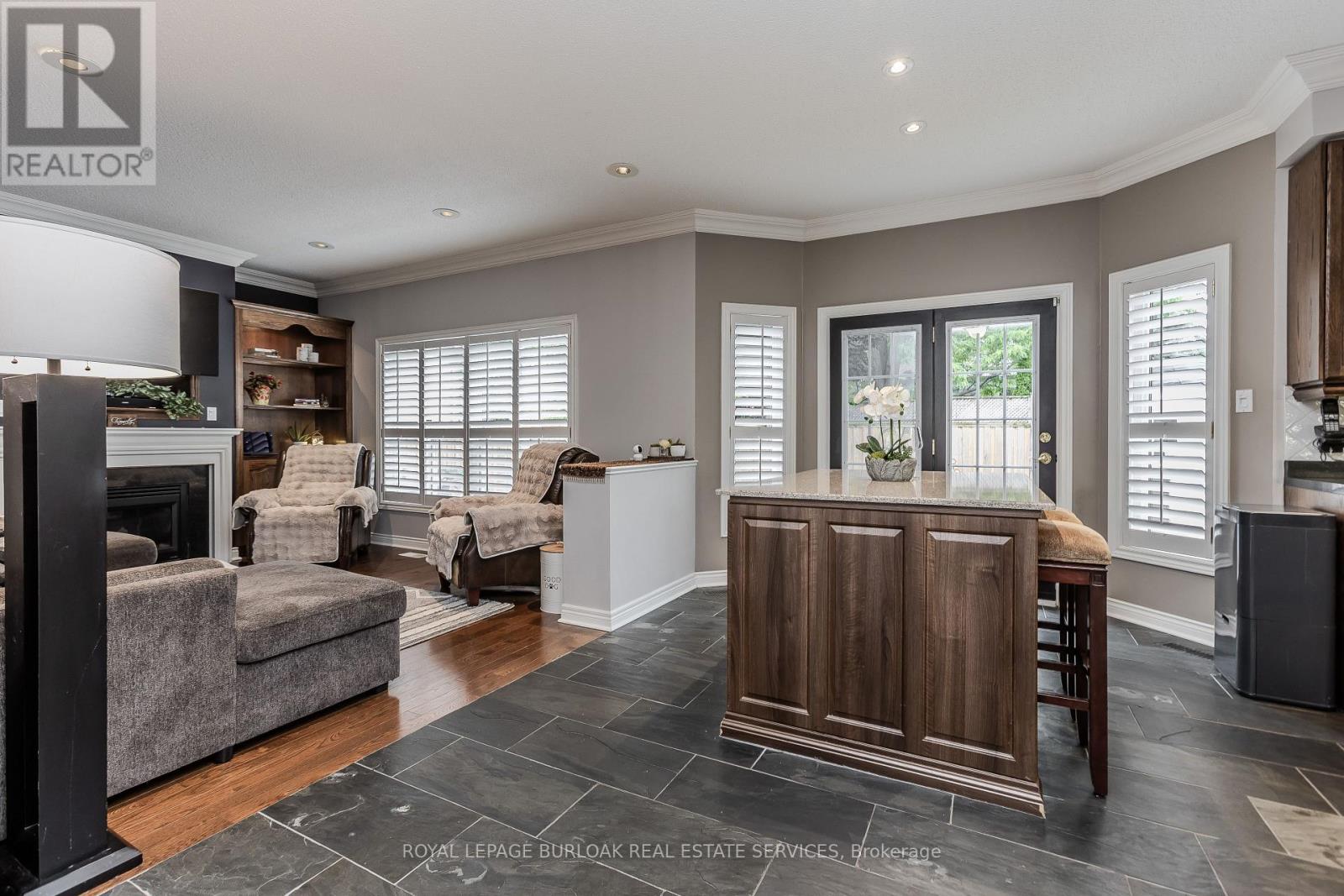 2116 Woodsmere Court, Burlington (Orchard), Ontario  L7L 6J5 - Photo 25 - W12212964