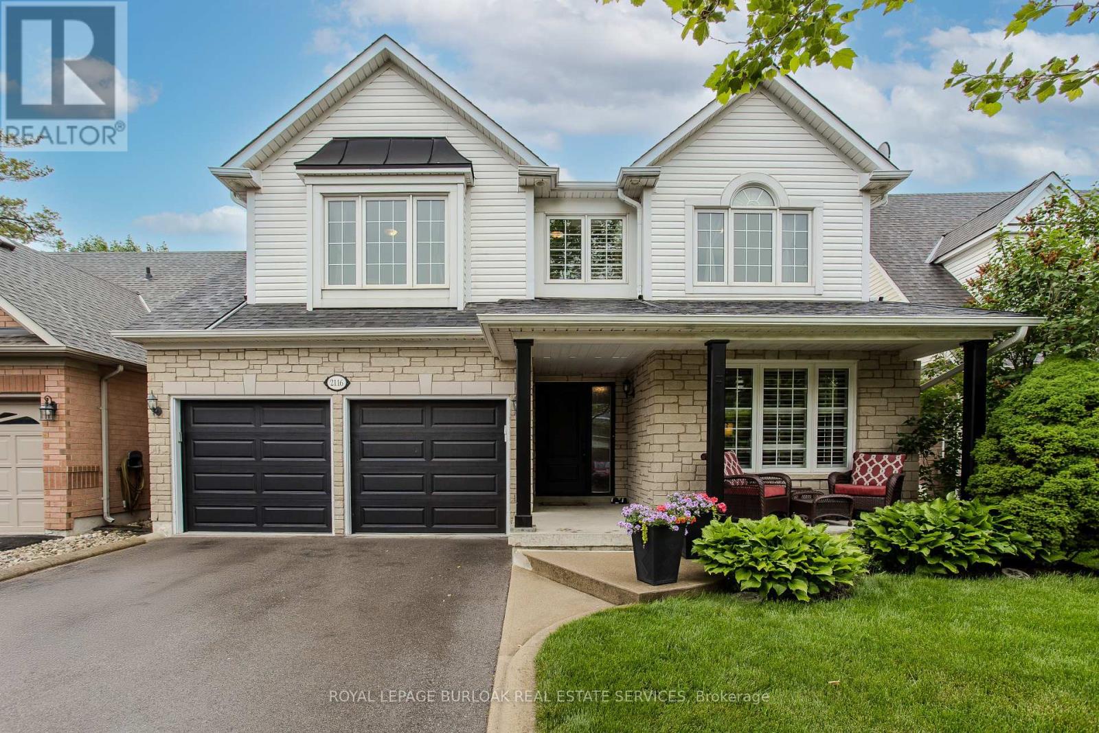 2116 Woodsmere Court, Burlington (Orchard), Ontario  L7L 6J5 - Photo 3 - W12212964