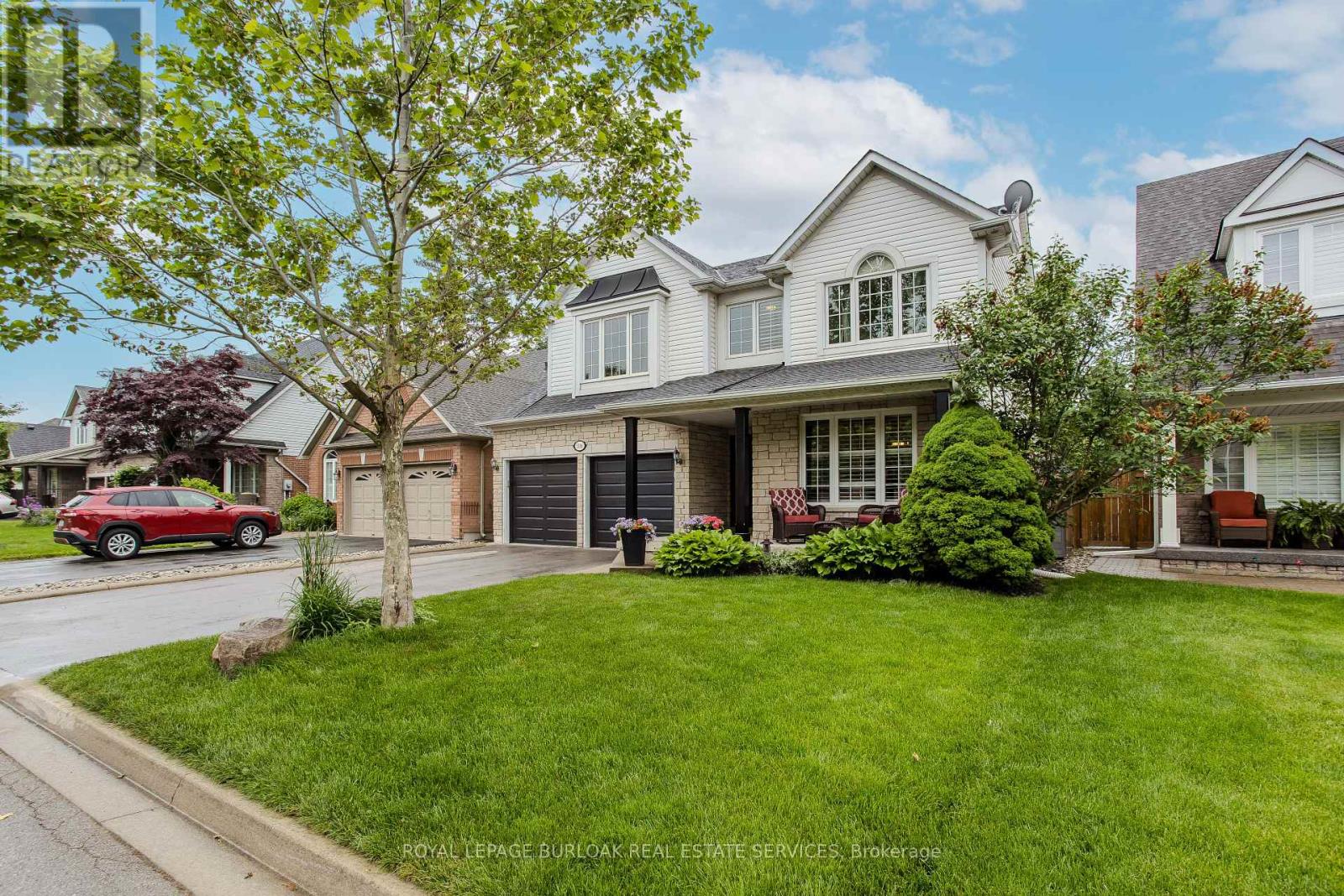 2116 Woodsmere Court, Burlington (Orchard), Ontario  L7L 6J5 - Photo 4 - W12212964