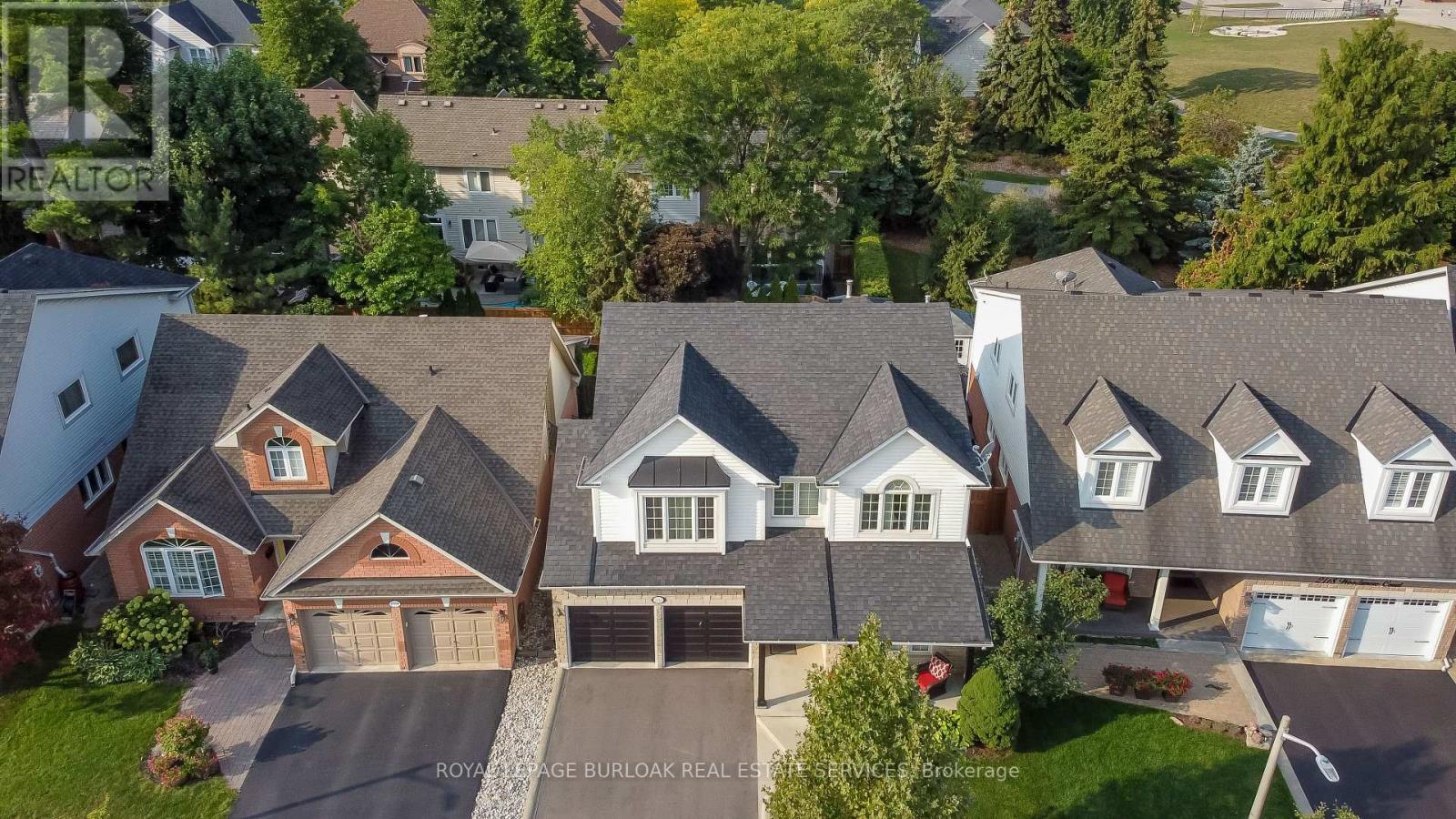 2116 Woodsmere Court, Burlington (Orchard), Ontario  L7L 6J5 - Photo 6 - W12212964