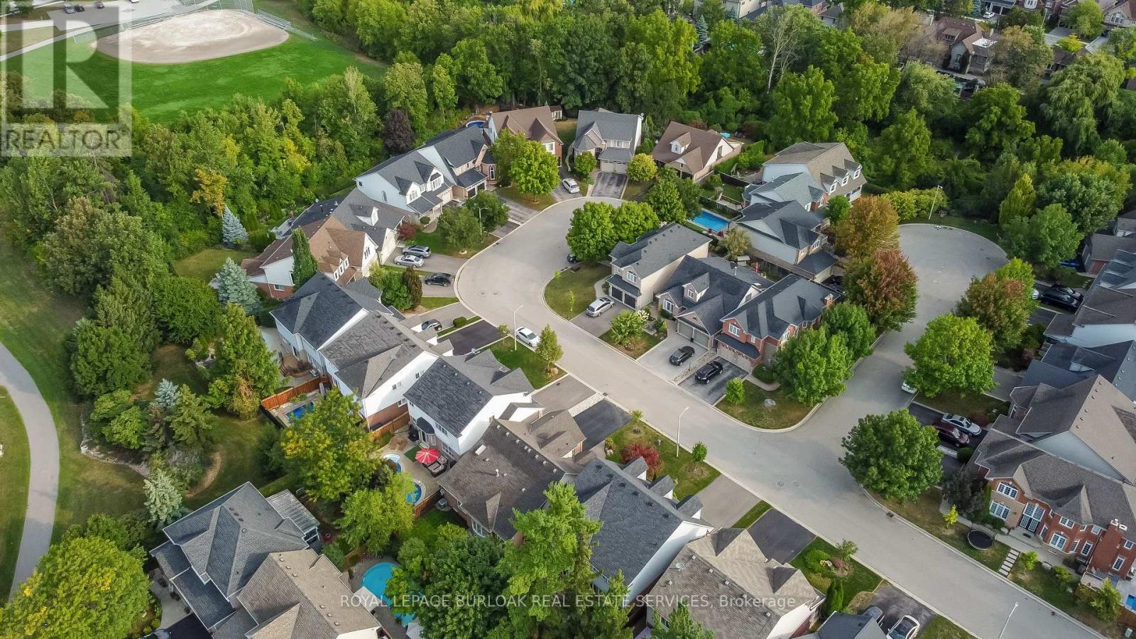 2116 Woodsmere Court, Burlington (Orchard), Ontario  L7L 6J5 - Photo 7 - W12212964