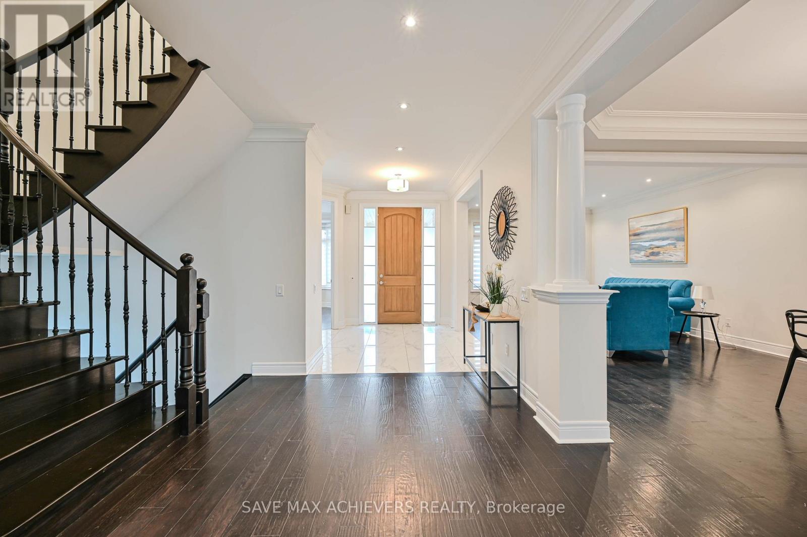 7 Seacliff Crescent, Brampton, Ontario  L6T 0A4 - Photo 6 - W12212973