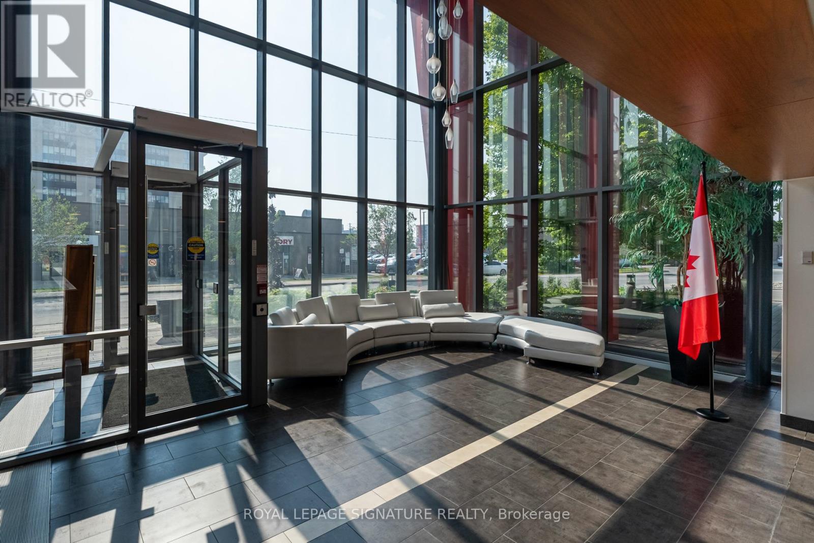 701 - 15 James Finlay Way, Toronto (Downsview-Roding-Cfb), Ontario  M3M 0B3 - Photo 3 - W12212978