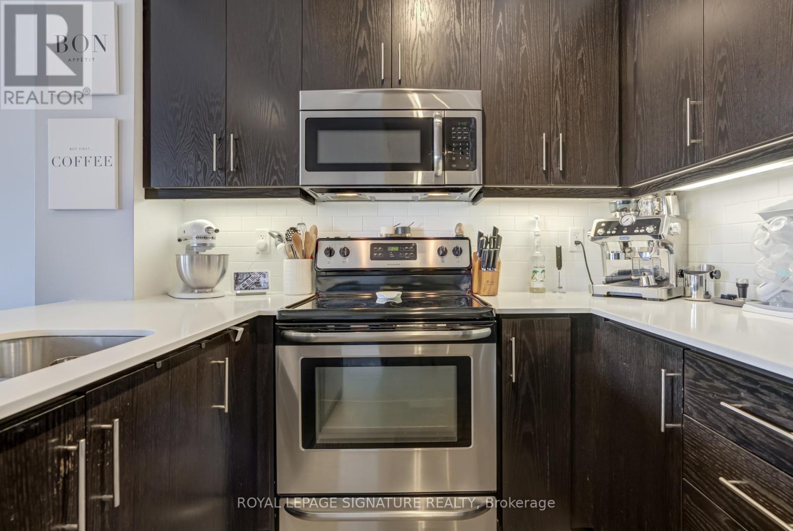 701 - 15 James Finlay Way, Toronto (Downsview-Roding-Cfb), Ontario  M3M 0B3 - Photo 7 - W12212978