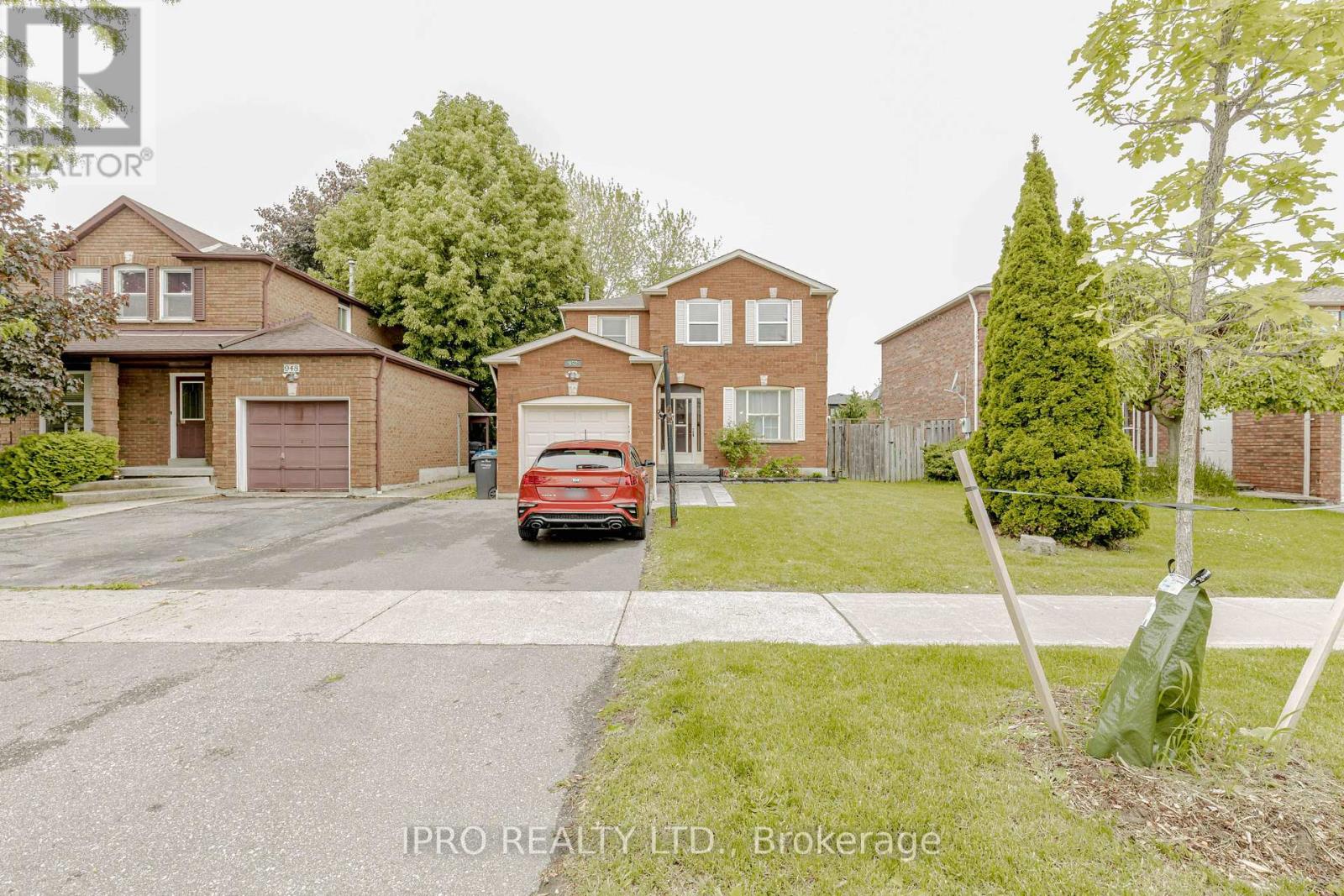 952 CEREMONIAL DRIVE, Mississauga, Ontario