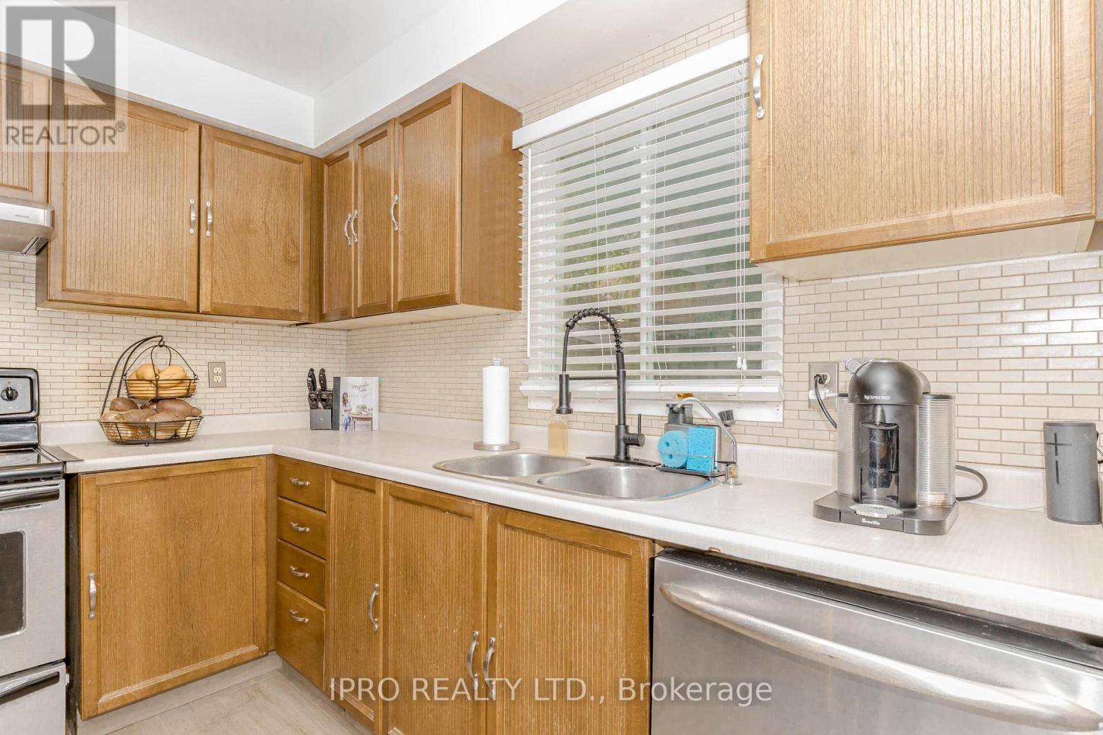 952 Ceremonial Drive, Mississauga, Ontario  L5R 3A7 - Photo 15 - W12212979