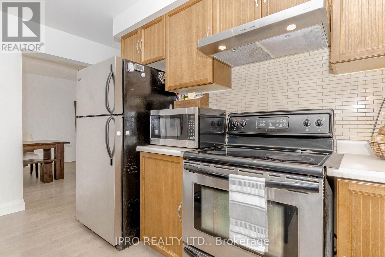 952 Ceremonial Drive, Mississauga, Ontario  L5R 3A7 - Photo 16 - W12212979