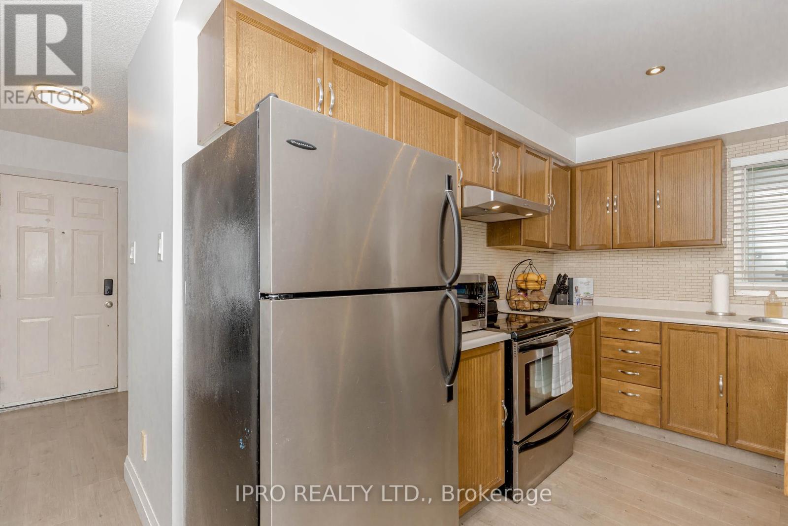952 Ceremonial Drive, Mississauga, Ontario  L5R 3A7 - Photo 17 - W12212979