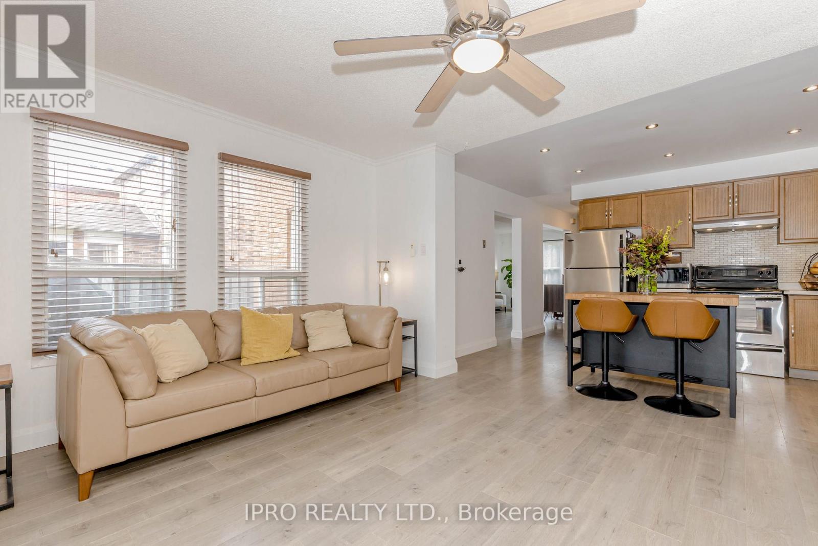 952 Ceremonial Drive, Mississauga, Ontario  L5R 3A7 - Photo 20 - W12212979